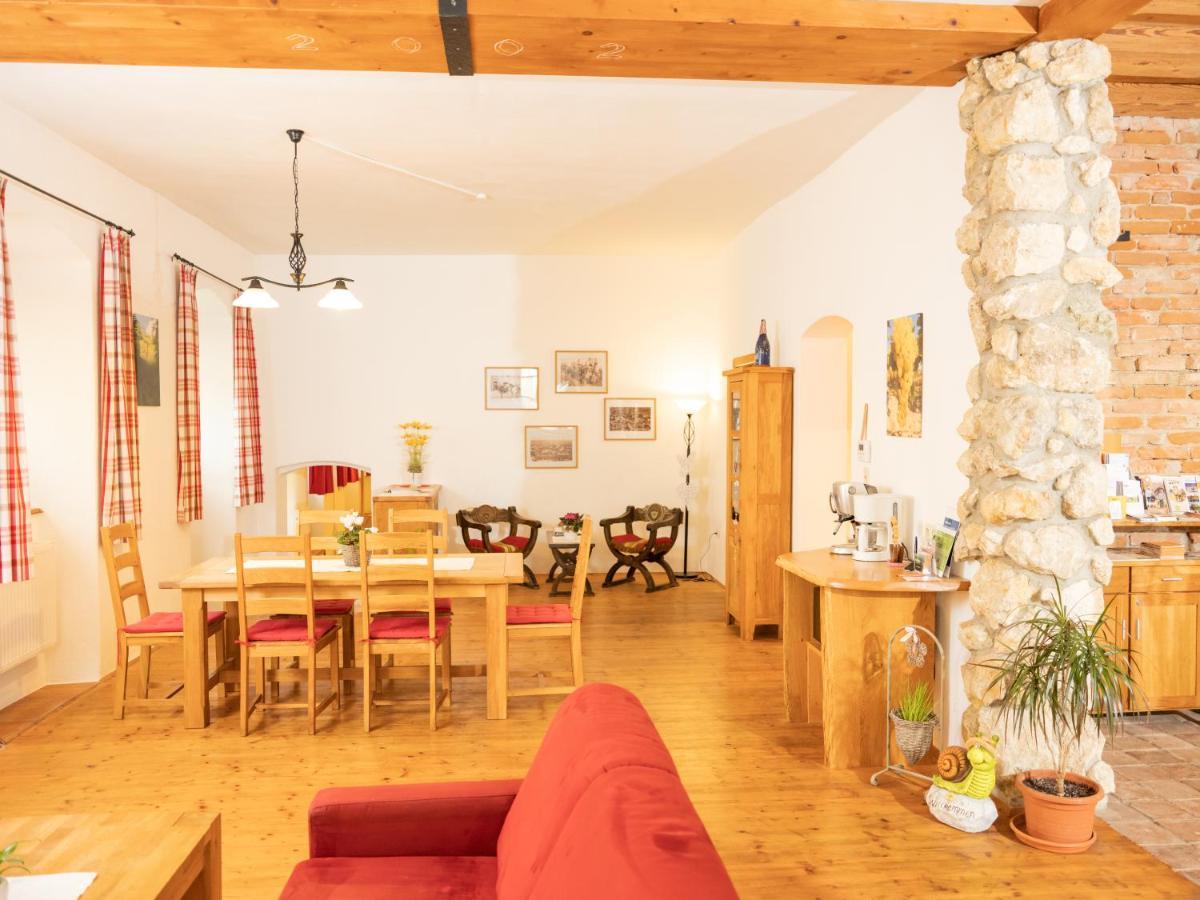 Ferienwohnung Zum Kapuziner Poysdorf Dış mekan fotoğraf