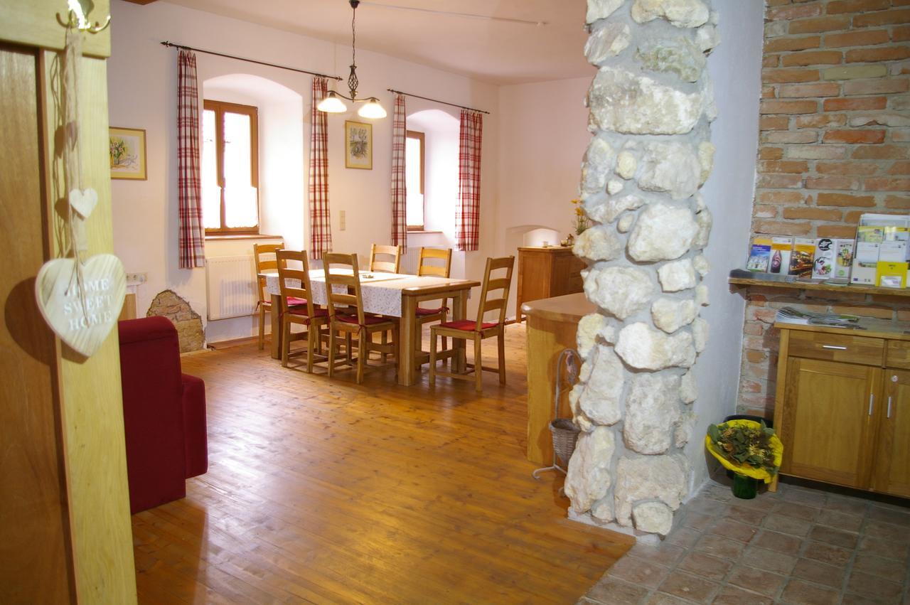 Ferienwohnung Zum Kapuziner Poysdorf Dış mekan fotoğraf